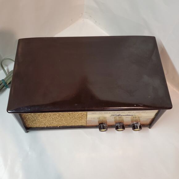 Vintage Radio - Still Hotter Than Your Tinder Date - Picture 9 of 12